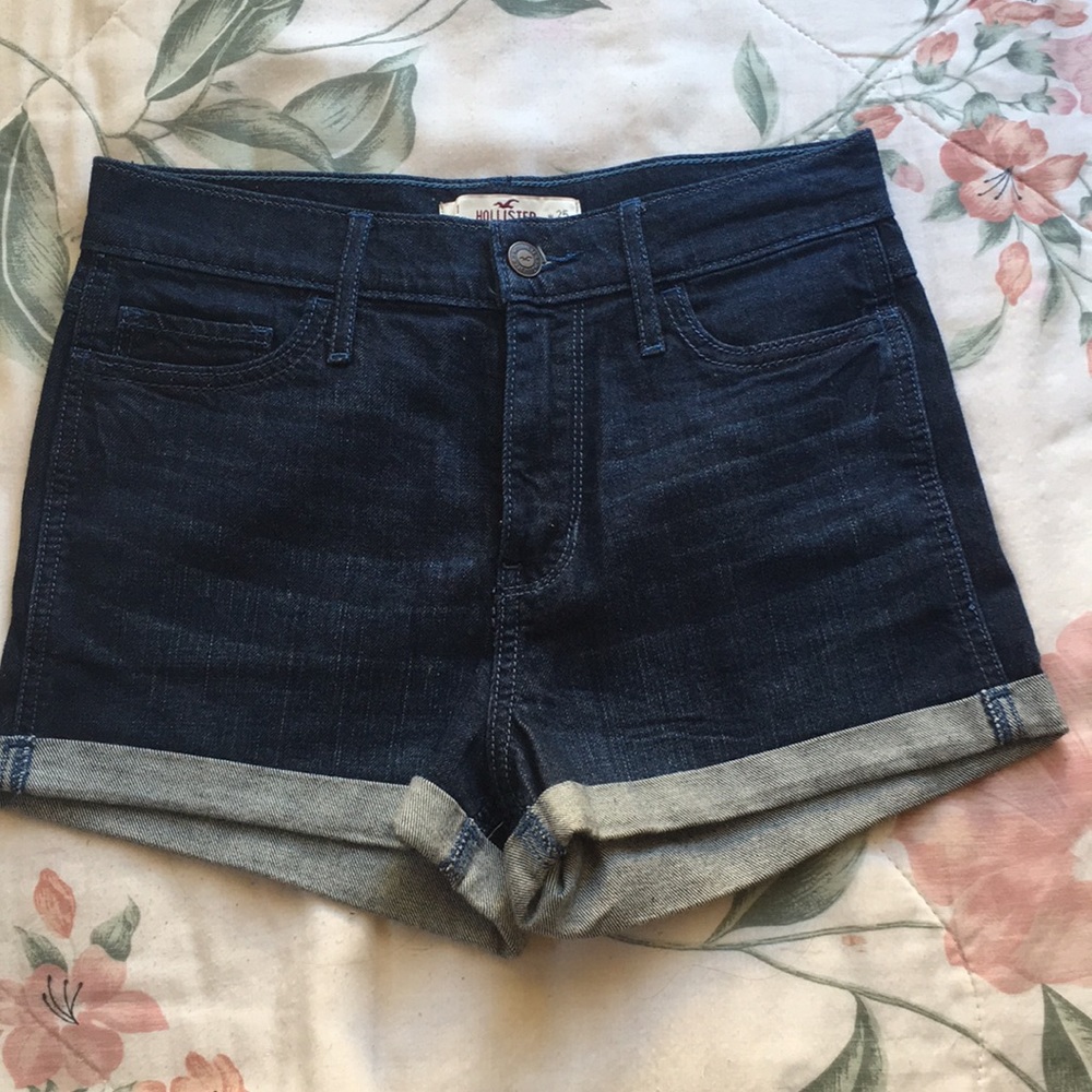 HOLLISTER Stretch Shorts